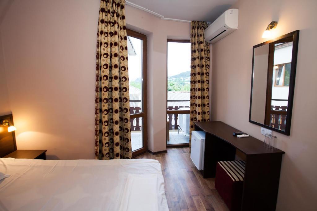 Bisser Hotel - Free Parking - Free Pool Access Balchik Habitación foto