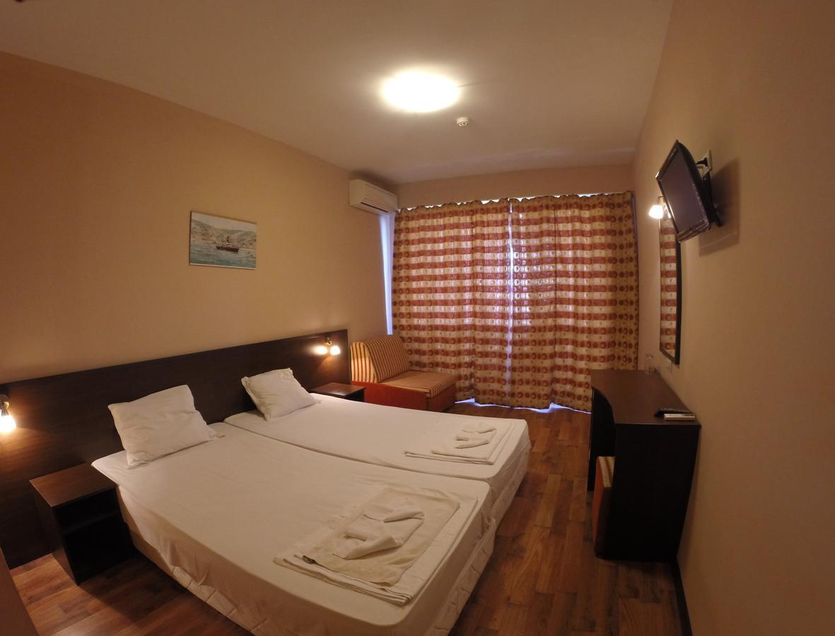 Bisser Hotel - Free Parking - Free Pool Access Balchik Exterior foto