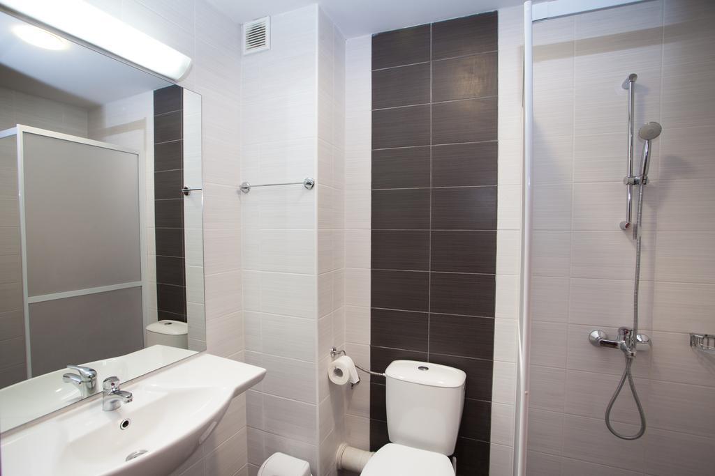 Bisser Hotel - Free Parking - Free Pool Access Balchik Habitación foto