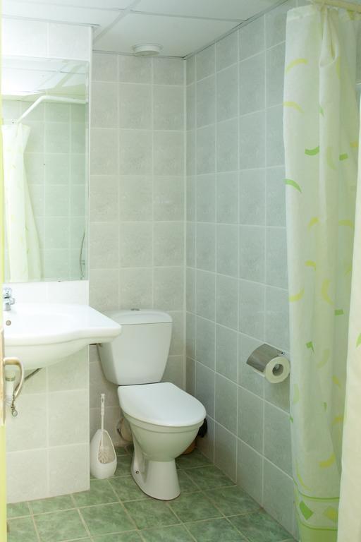 Bisser Hotel - Free Parking - Free Pool Access Balchik Habitación foto